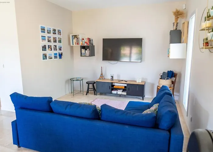 Pretty Provencal Bastide Quinson